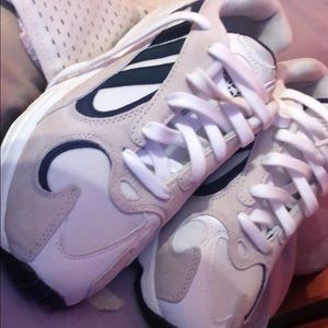 Adidas sneakers Yung 1